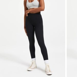 Good American Essential Legging in Black